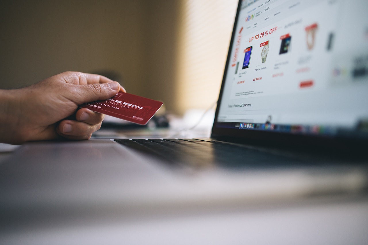 كل ما تحتاجه لإطلاق متجرك الشامل حلول مبتكرة لتطبيقات التجارة الالكترونية