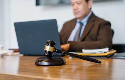الاستشارات القانونية من خدمات العمل الحر، اختر خبيرك بعناية! خدمات المعارف الإنسانية