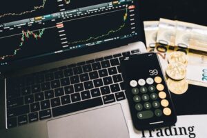 تطوير وتصميم مواقع وتطبيقات الاستثمار
